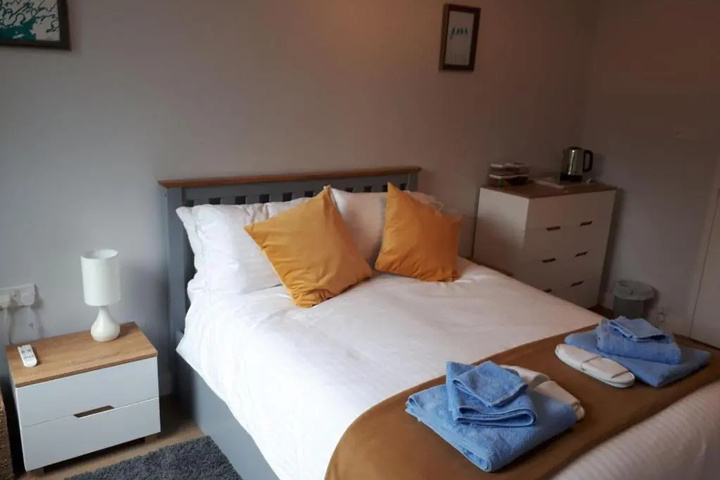 Room 3 of 12