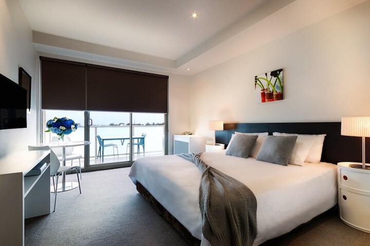 Room 3 of 20