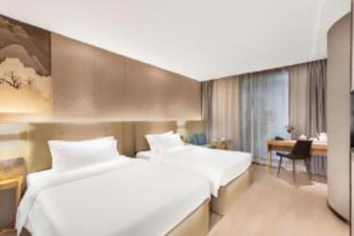Room 12 of 13