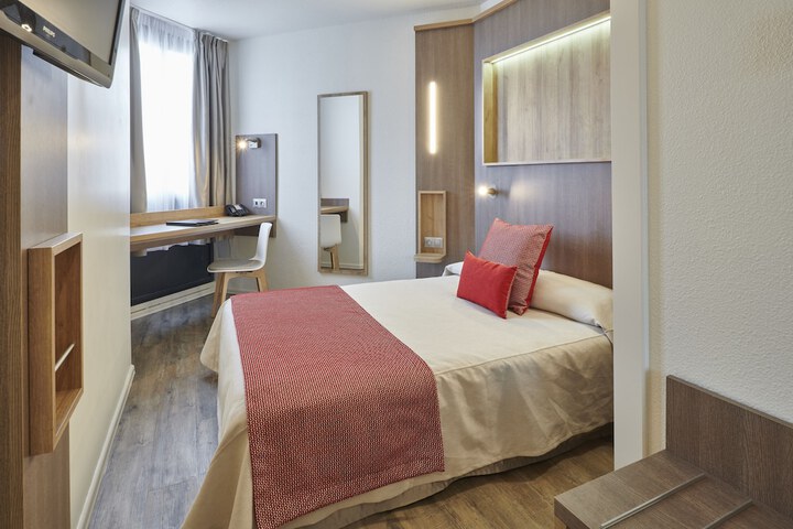 Room 3 of 39