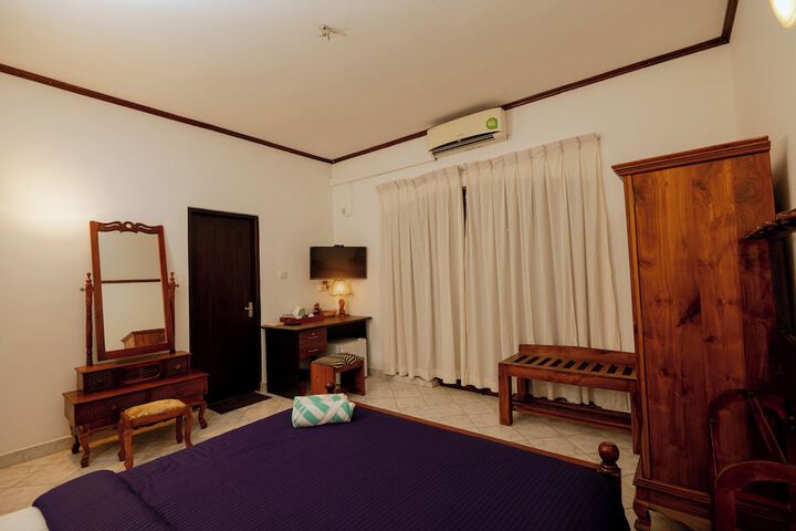 Room 13 of 42