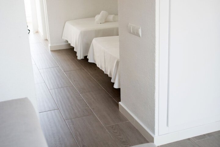 Room 13 of 65