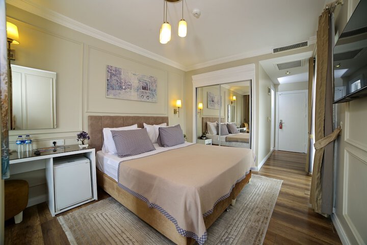 Room 7 of 38