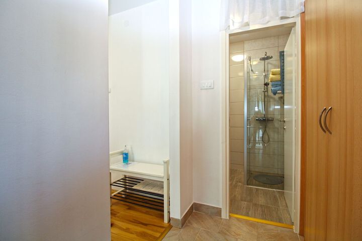 Room 8 of 15