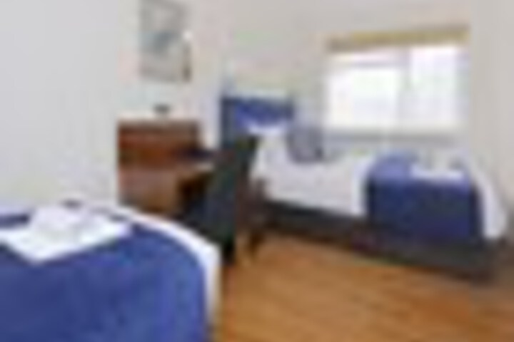 Room 35 of 171