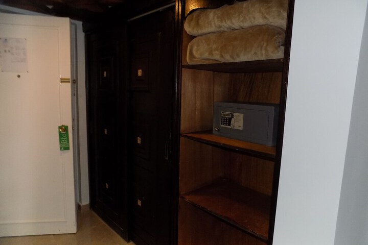 Room 11 of 89