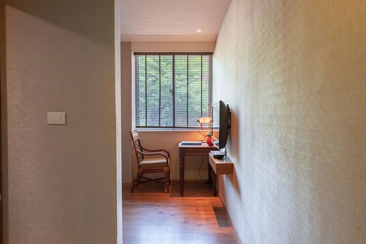Room 17 of 114