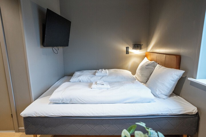Room 18 of 48