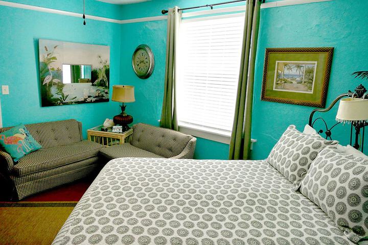 Room 2 of 101