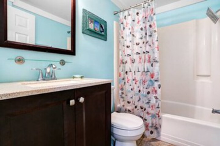 Room 4 of 23