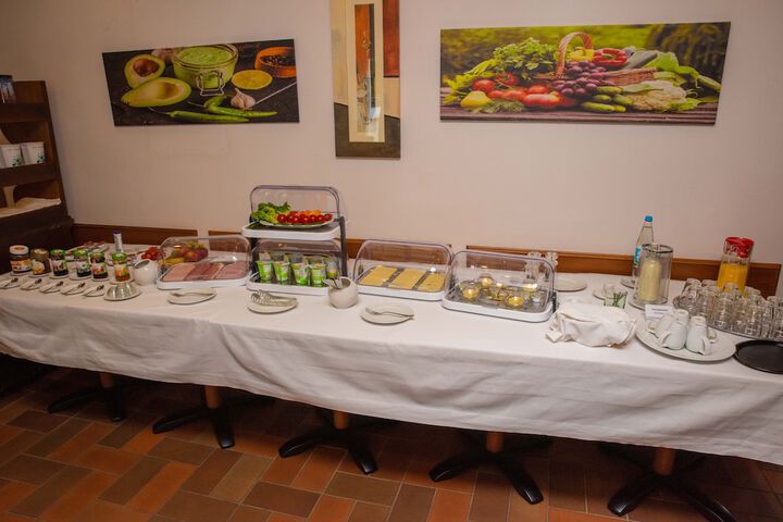 Dining 22 of 39