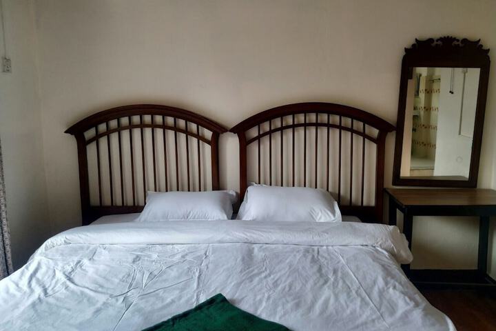 Room 13 of 66