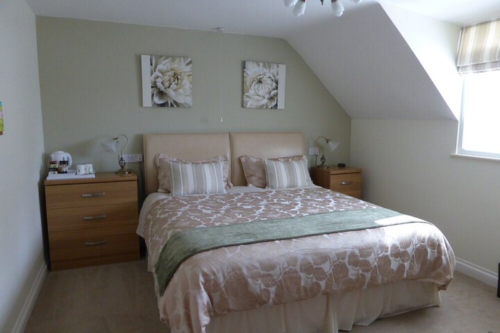 Room 4 of 43