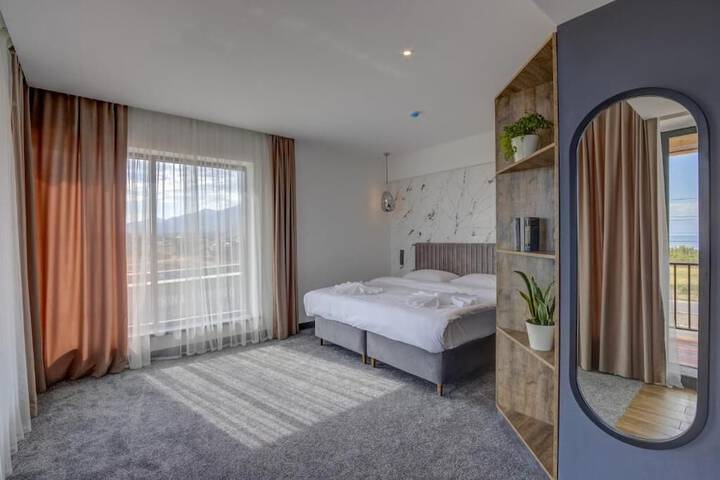 Room 5 of 38