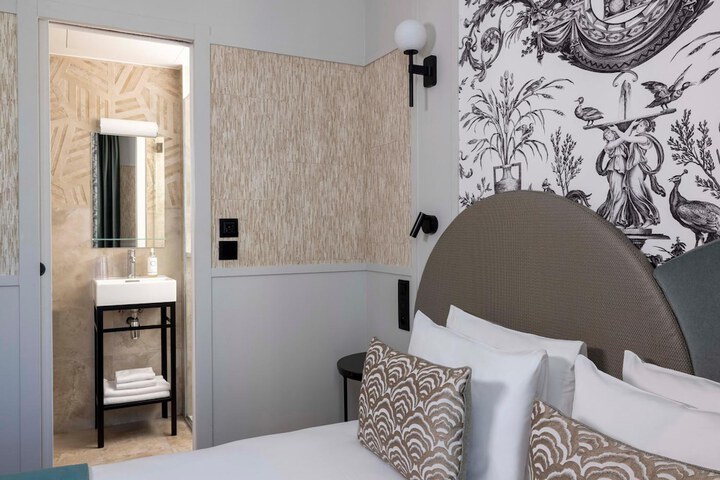 Room 14 of 45
