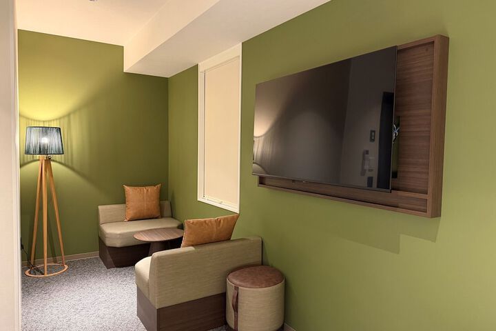 Room 22 of 35