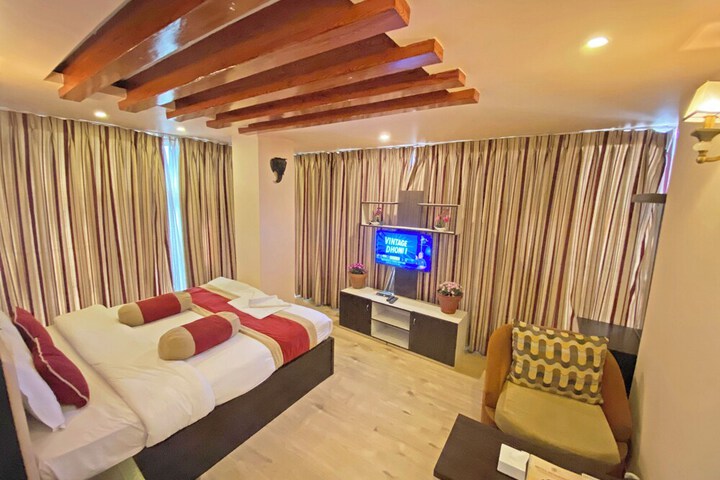 Room 9 of 70