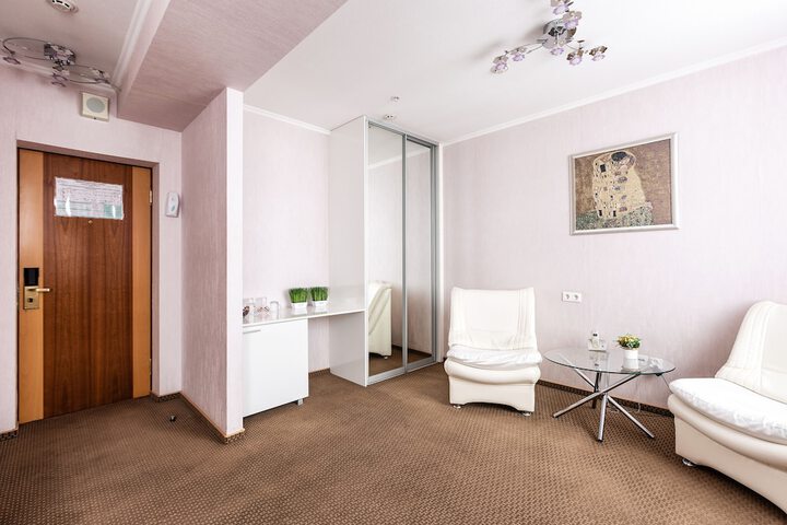Room 15 of 102