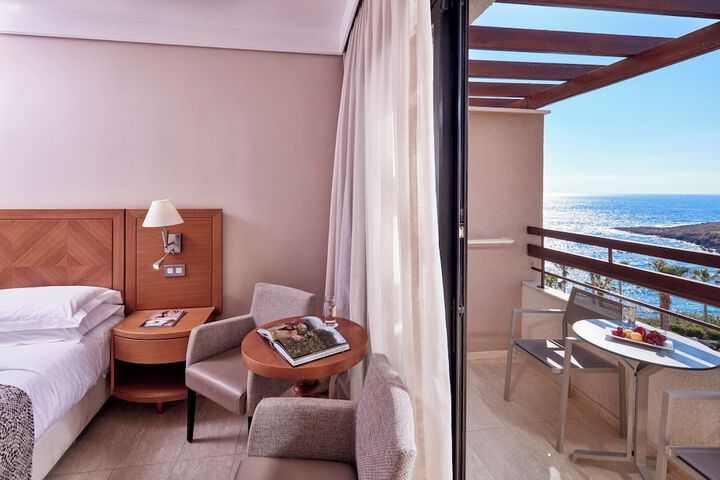 Room 2 of 34