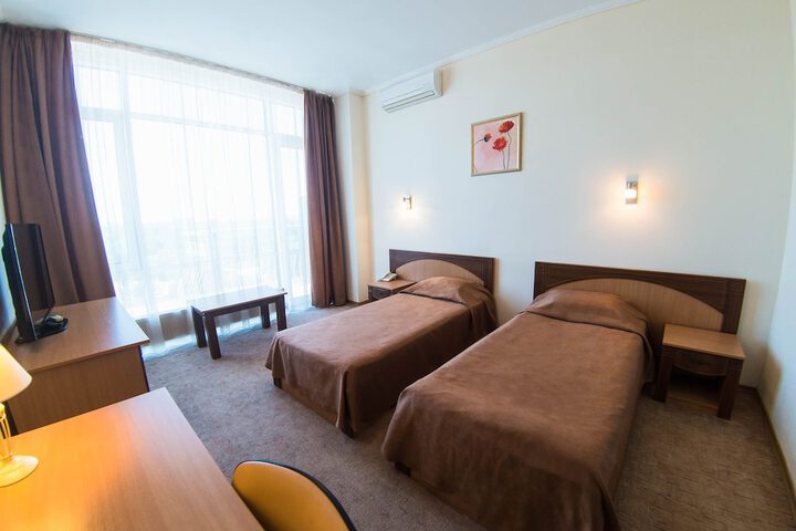 Room 12 of 40