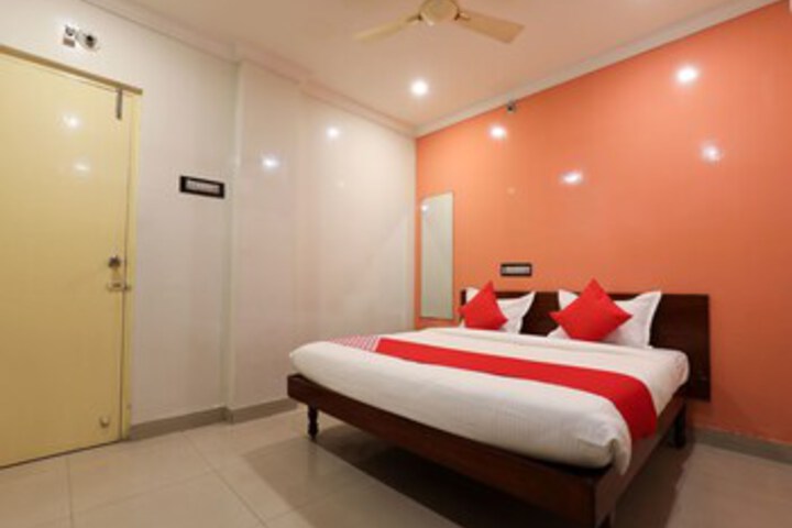 Room 12 of 20