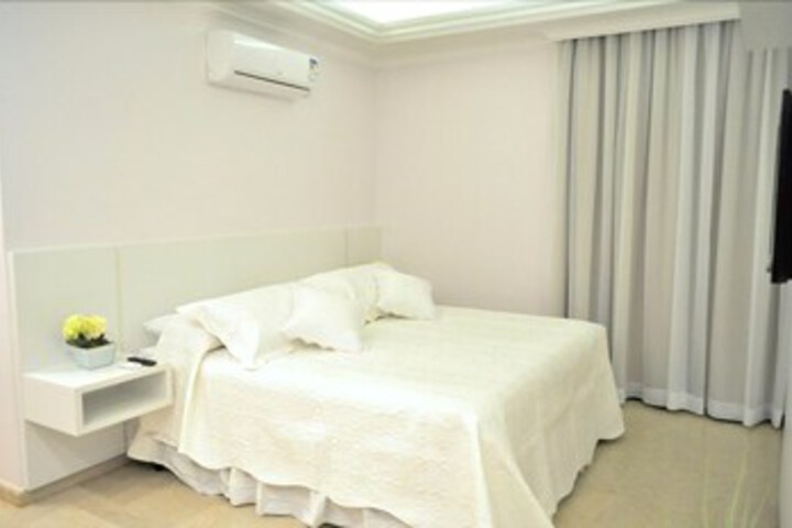 Room 13 of 17