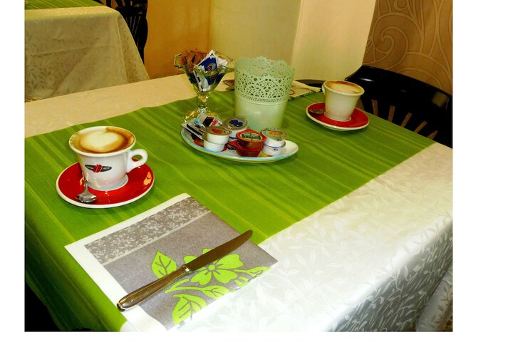 Breakfast/Coffee Service 41 of 60