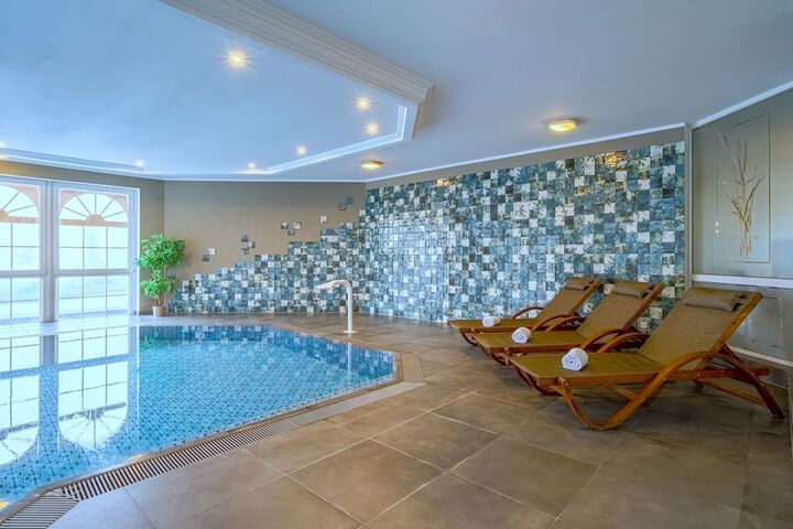 Hotel with Pool