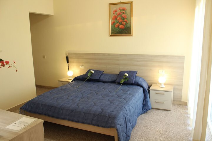 Room 22 of 136