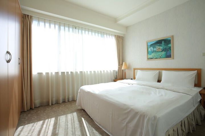 Room 8 of 40
