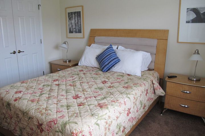 Room 5 of 38