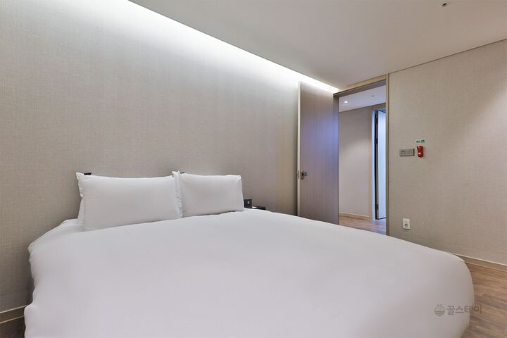 Room 69 of 108