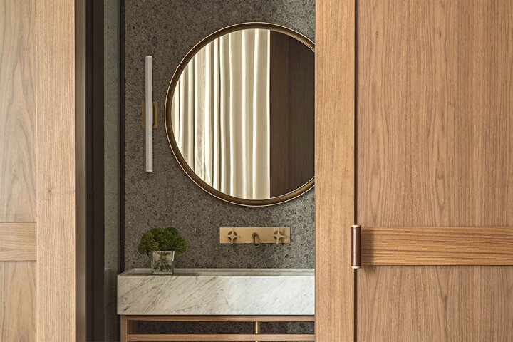 Room 42 of 82