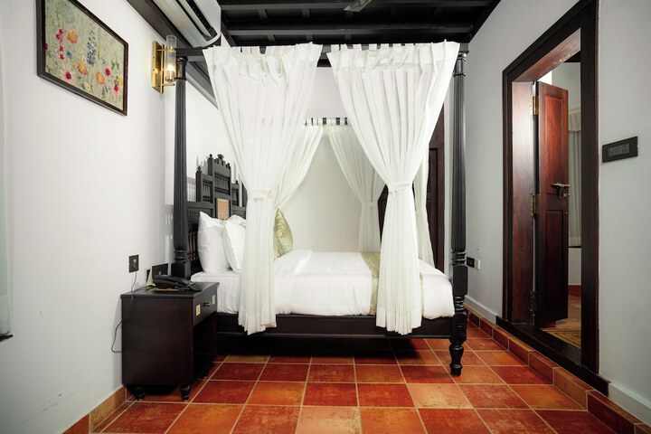 Room 15 of 46