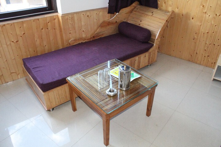 Room 6 of 43