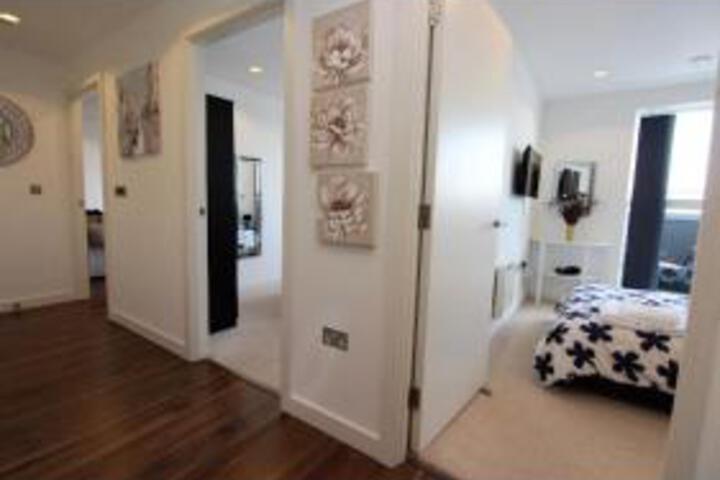 Photo of Executive 2 bedroom heart of BBC Media City