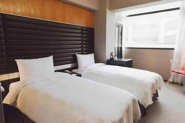 Room 9 of 41