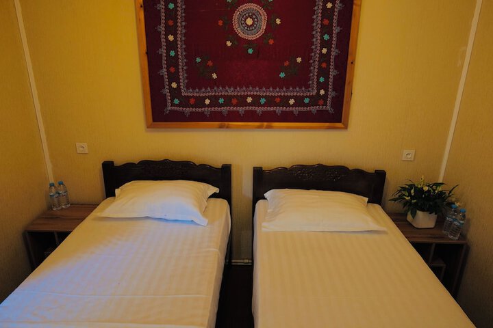Room 6 of 30