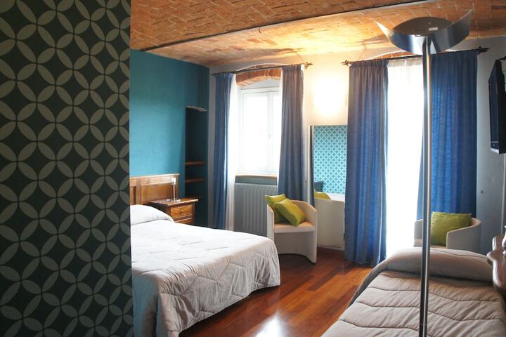 Room 3 of 50