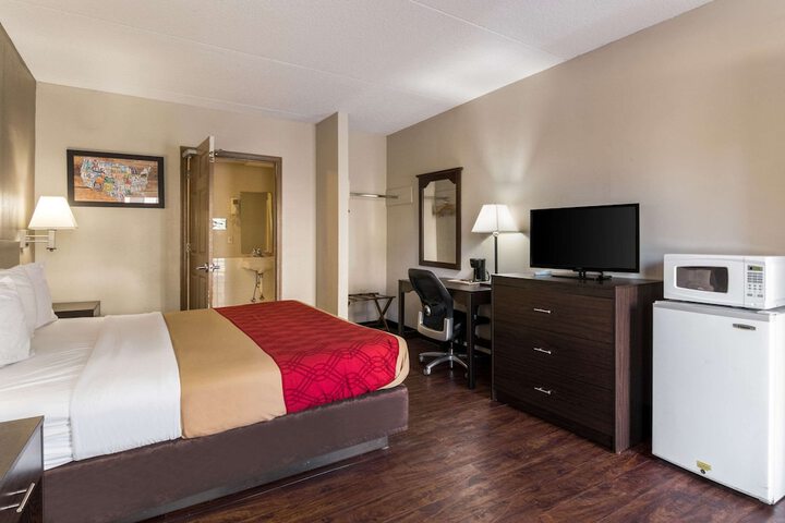 1 King Bed (8 of 12)