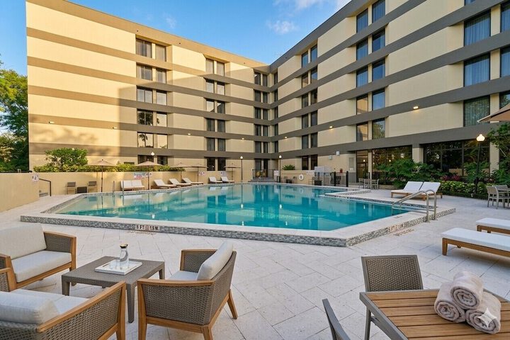 Hotel Pool