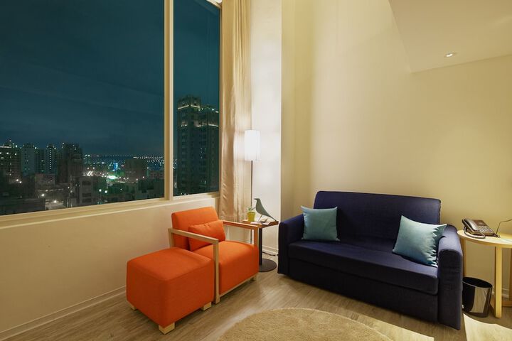 Room 25 of 160