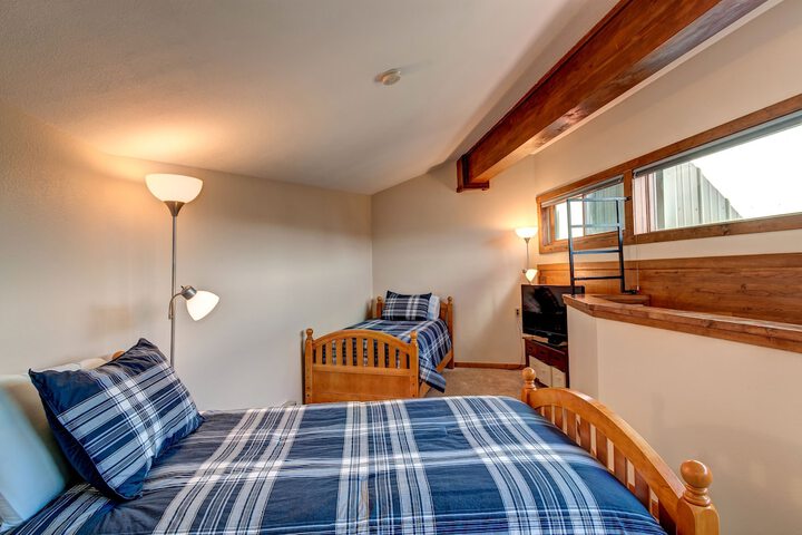 Room 4 of 20