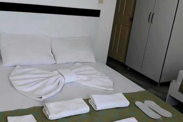 Room 10 of 37
