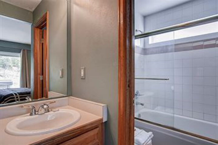 Room 43 of 434