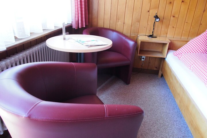 Room 16 of 42