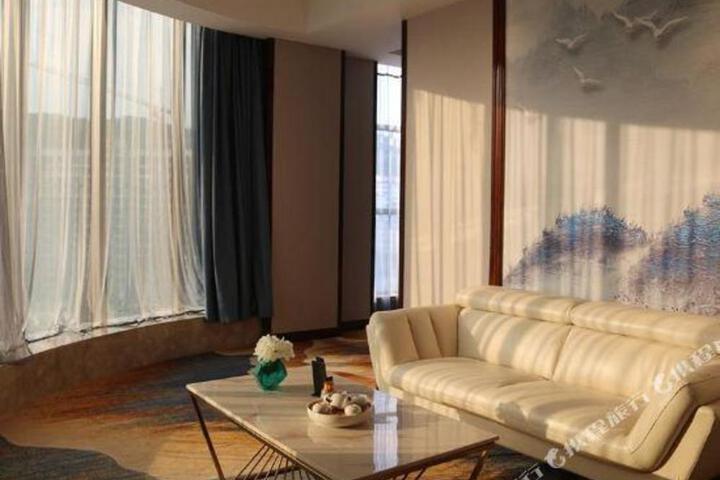 Chenxi Shengshi Longteng Garden Hotel