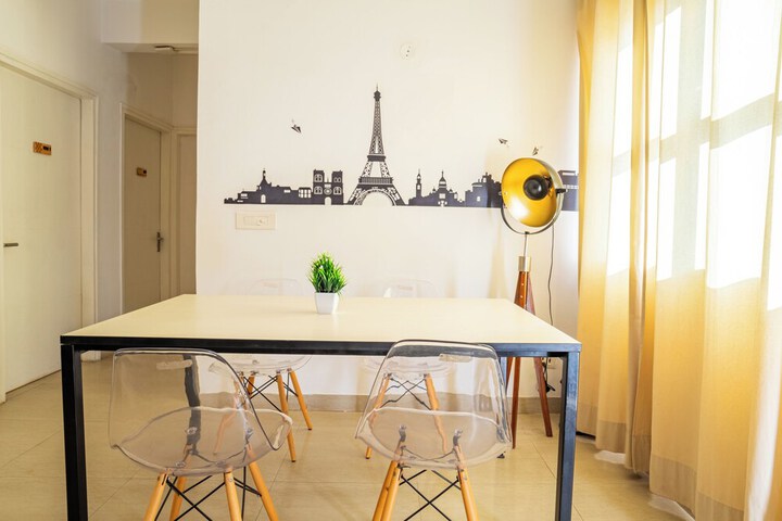Room 18 of 36