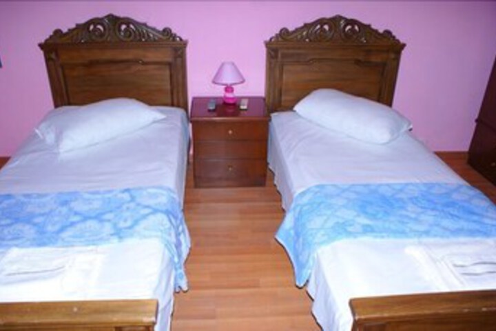 Room 25 of 42