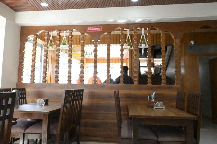 Dining 40 of 50